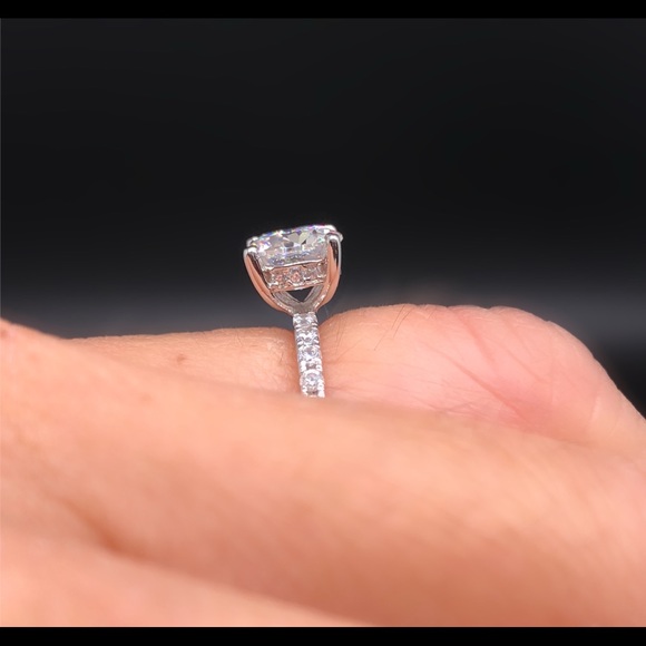 1ct moissanite ring with Certificate - Picture 5 of 16